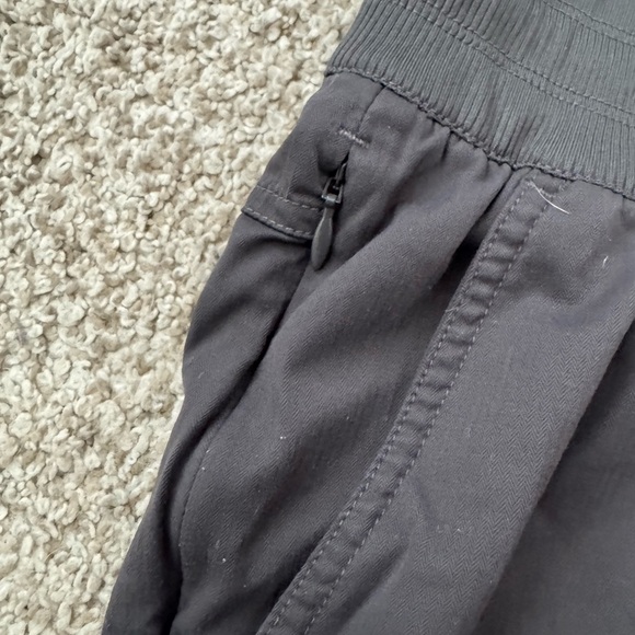 The North Face Womens Black Athletic Shorts - Picture 4 of 5
